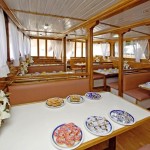 Blaue-Reisen-Kroatien-Motorsegler-Albatros_202-Innenansicht-und-Kabinen